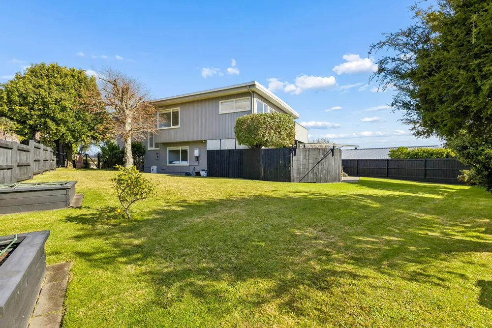 Photos of 33 Fordyce Avenue
