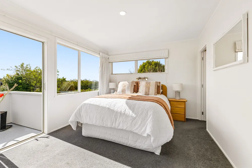 Photos of 33 Fordyce Avenue