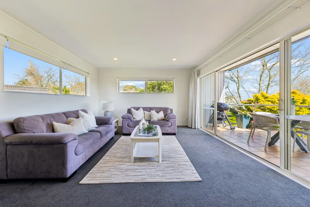 Photos of 33 Fordyce Avenue