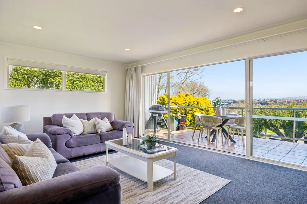 Photos of 33 Fordyce Avenue