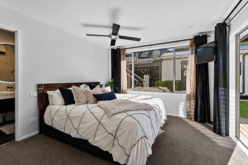 Photos of 10 Piccadilly Place