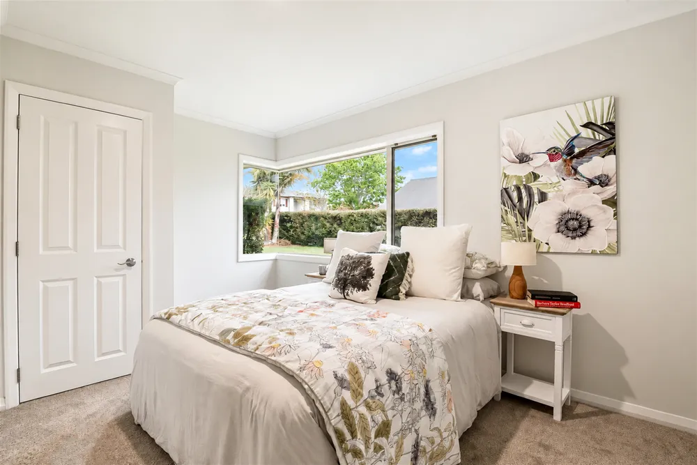 Photos of 37 English Oak Drive