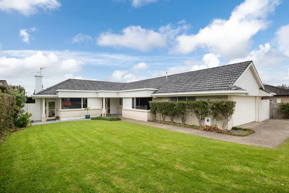 Photo of 37 English Oak Drive, Albany
