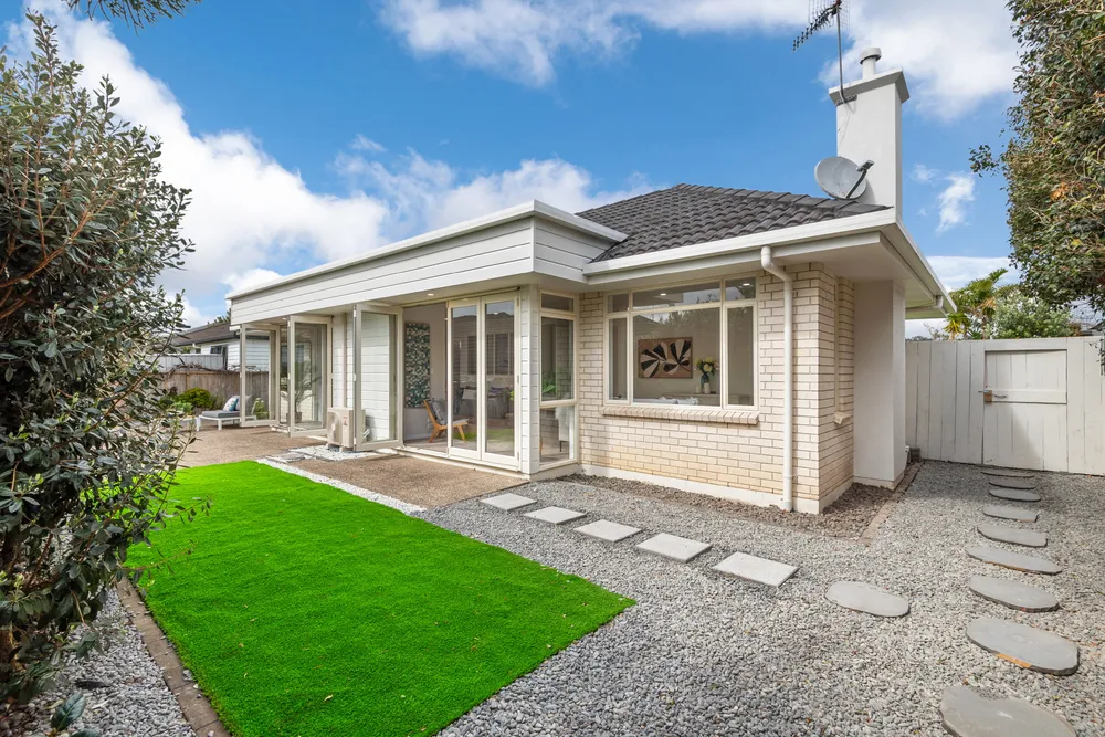 Photos of 37 English Oak Drive