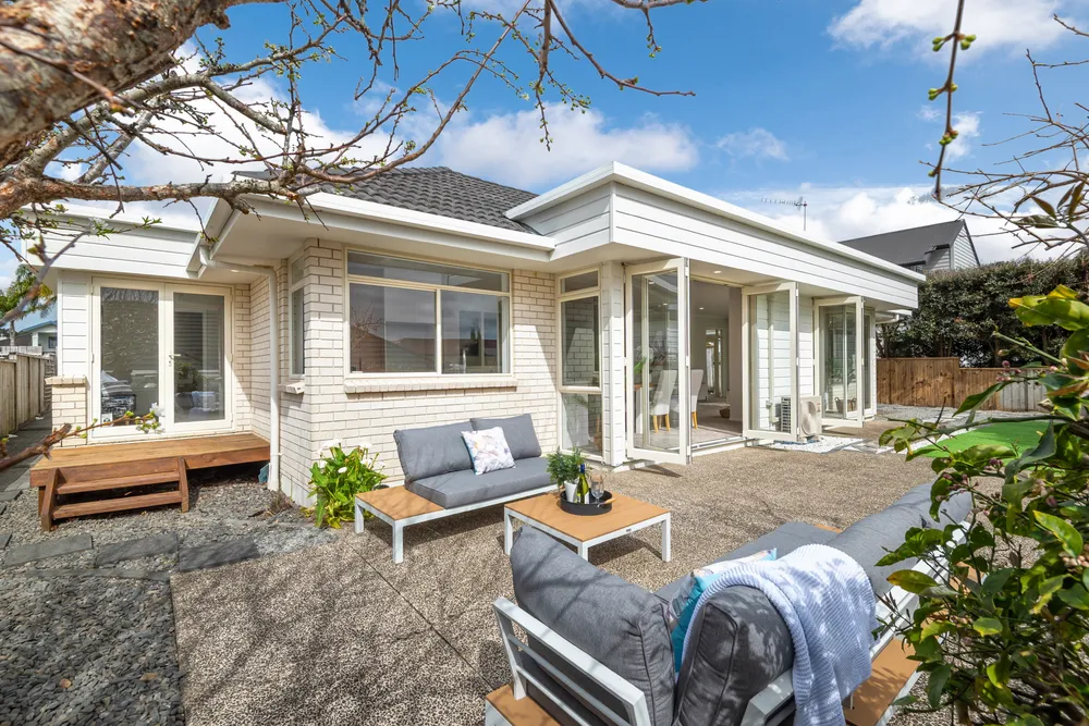 Photos of 37 English Oak Drive