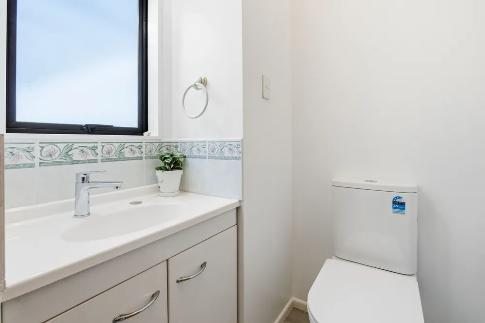 Photos of 512 Glenfield Road