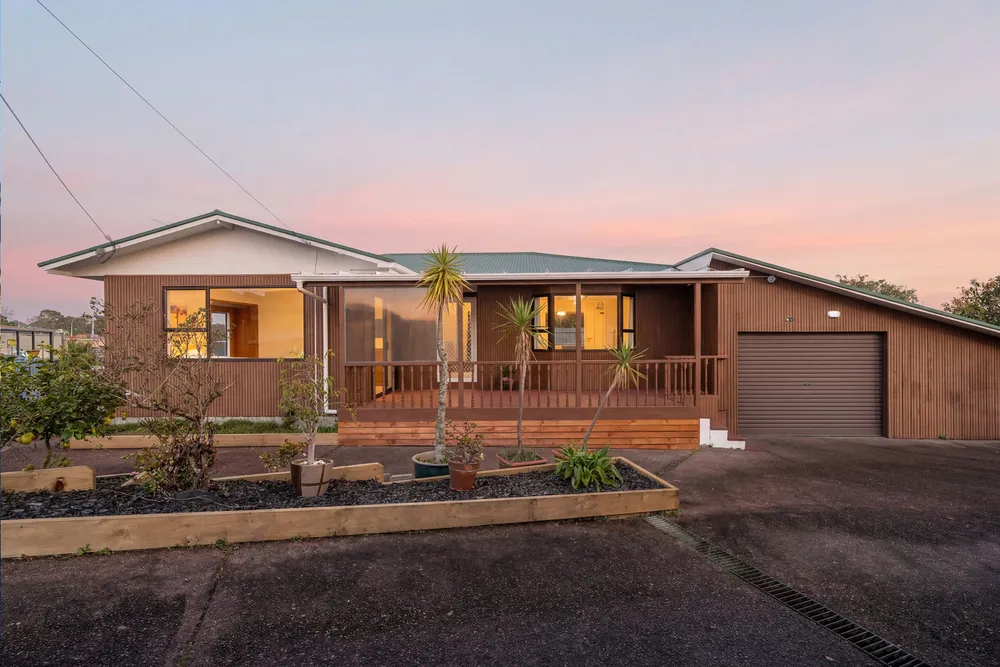 Photos of 512 Glenfield Road