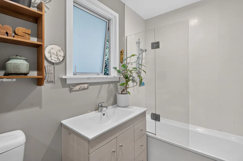 Photos of 21 Wendover Street