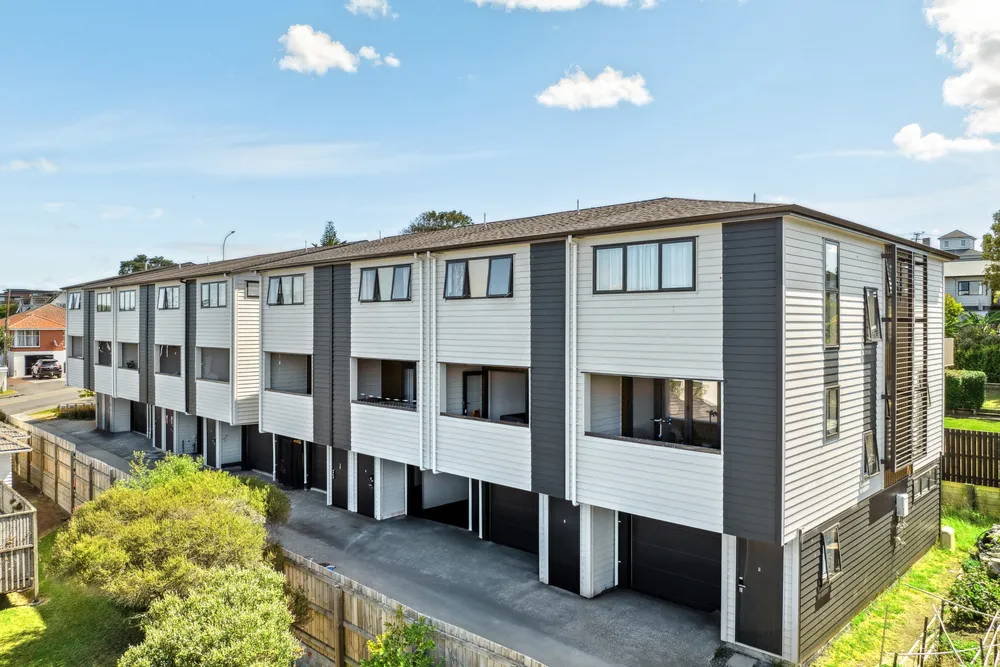 Photos of 4/701 Hillsborough Road