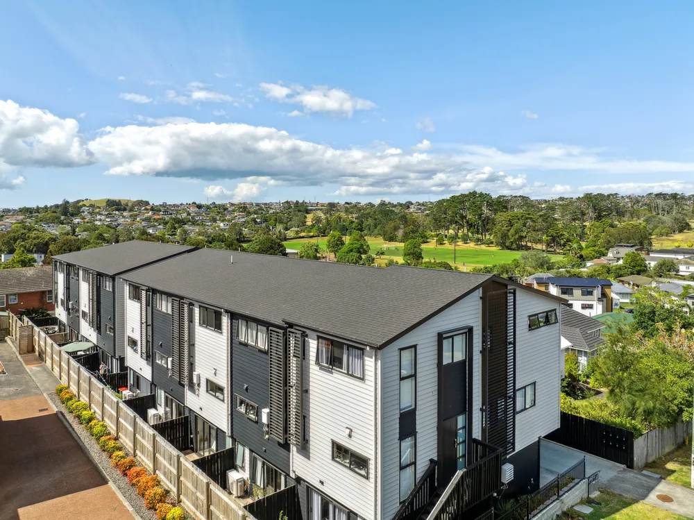 Photos of 4/701 Hillsborough Road