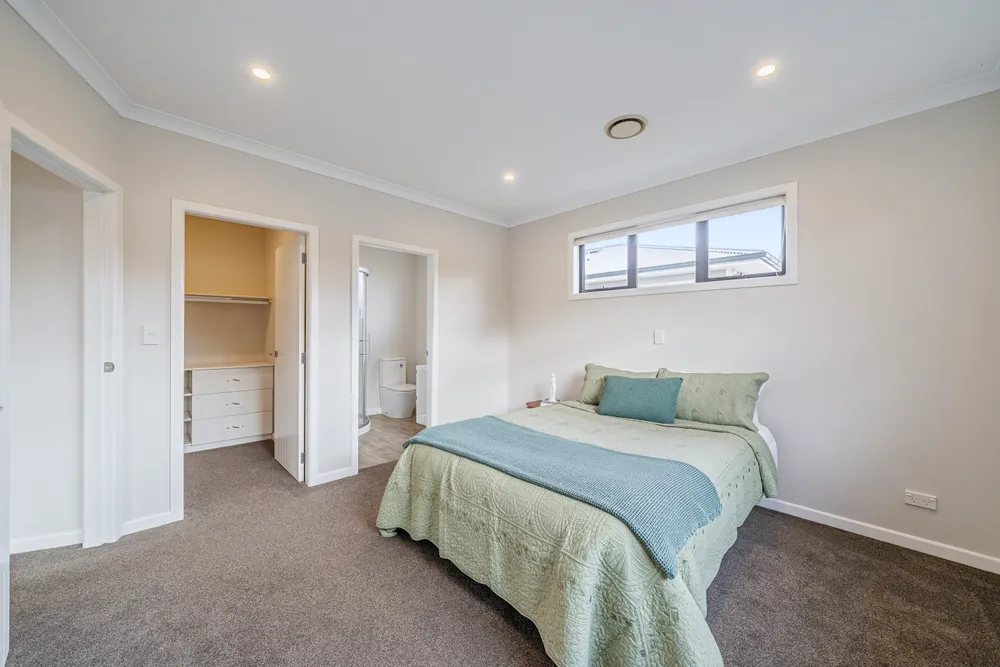 Photos of 10 Poulson Grove