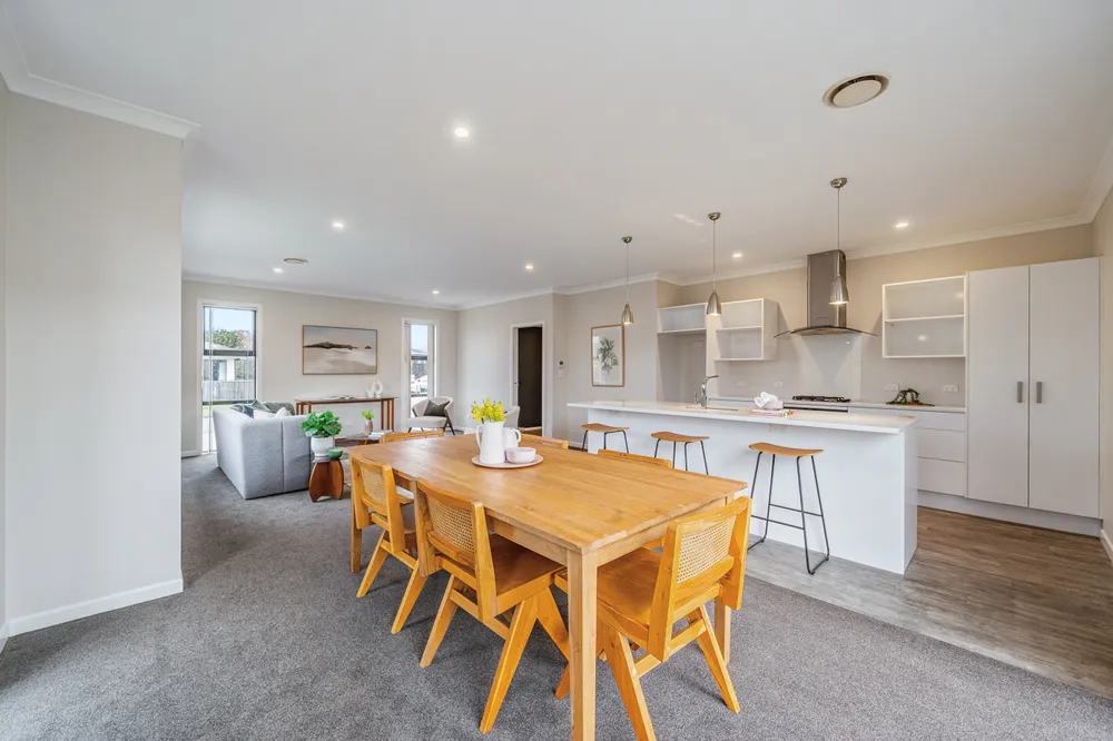 Photos of 10 Poulson Grove