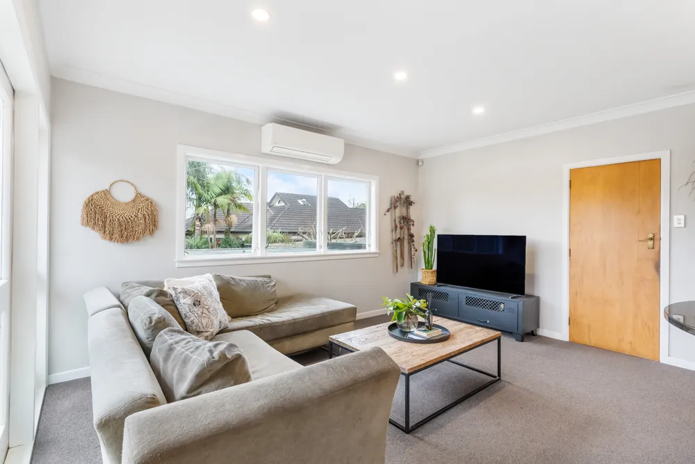 Photos of 22 Whitehaven Road