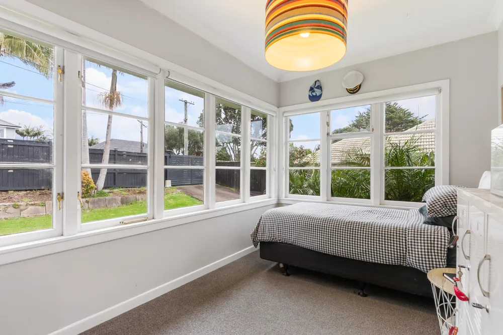 Photos of 22 Whitehaven Road