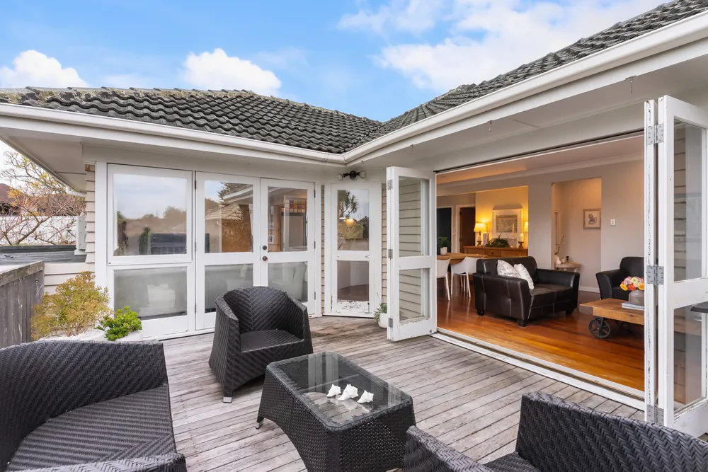Photos of 22 Whitehaven Road