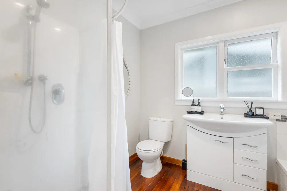 Photos of 22 Whitehaven Road