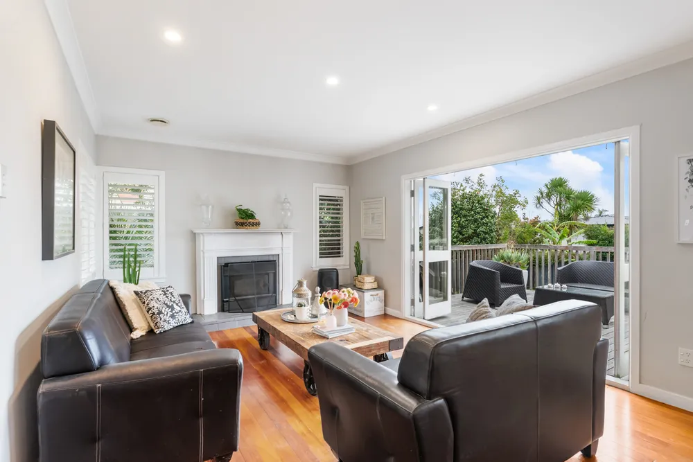 Photos of 22 Whitehaven Road