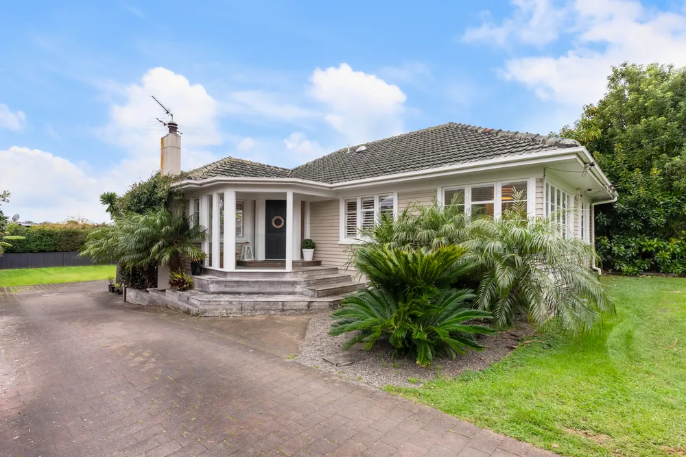 Photos of 22 Whitehaven Road