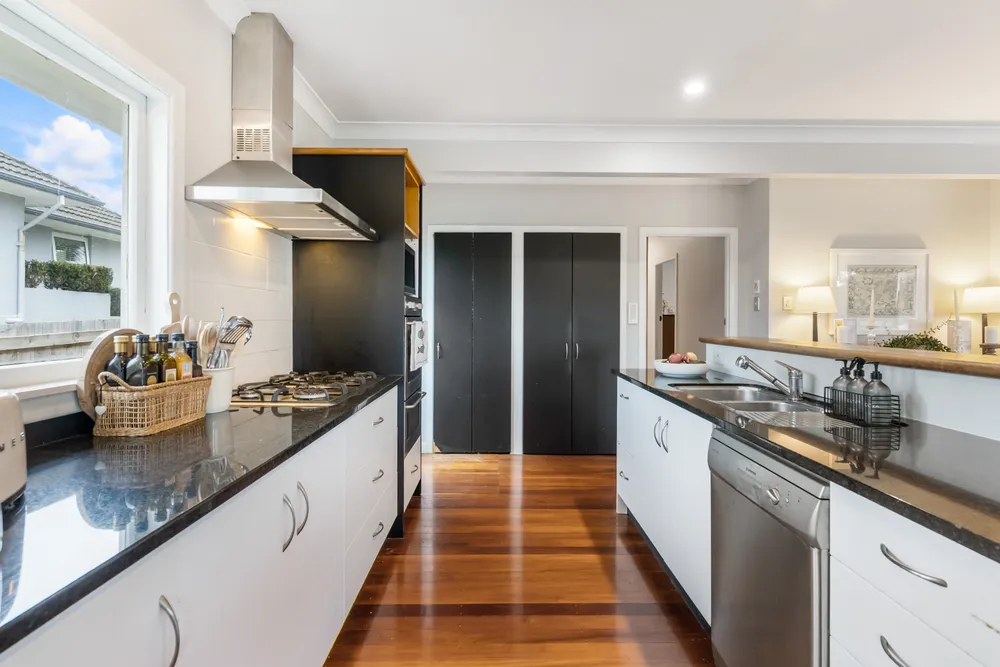 Photos of 22 Whitehaven Road