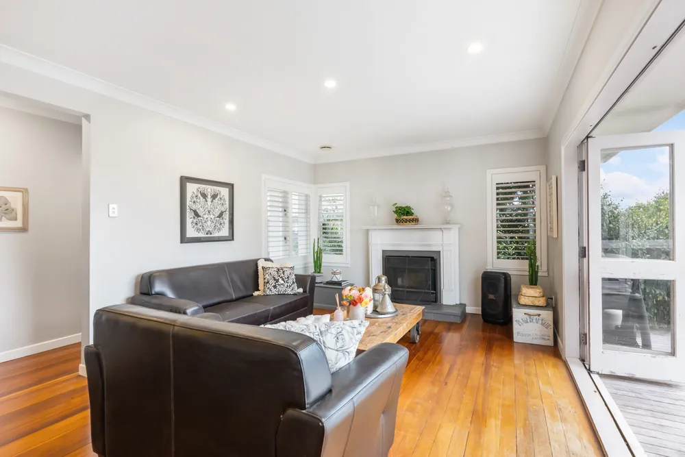 Photos of 22 Whitehaven Road