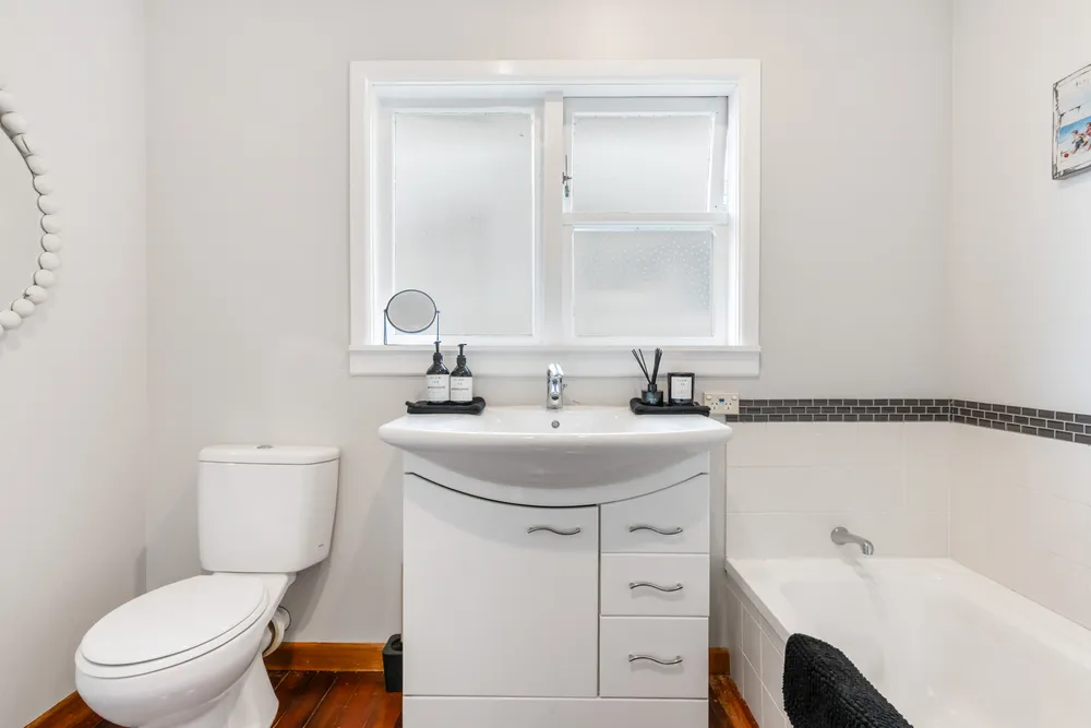 Photos of 22 Whitehaven Road