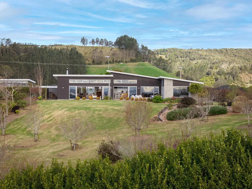 Photos of 157E Kaiate Falls Road