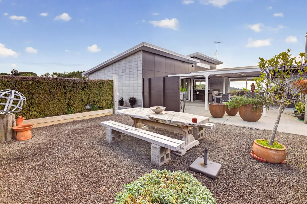 Photos of 157E Kaiate Falls Road