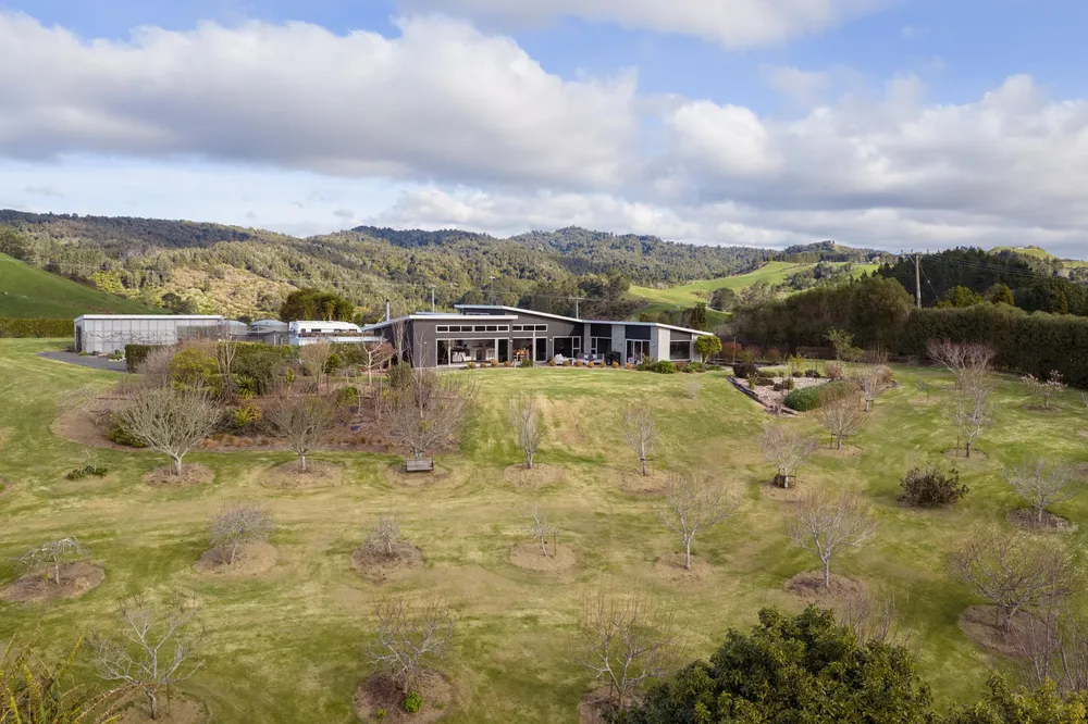 Photos of 157E Kaiate Falls Road