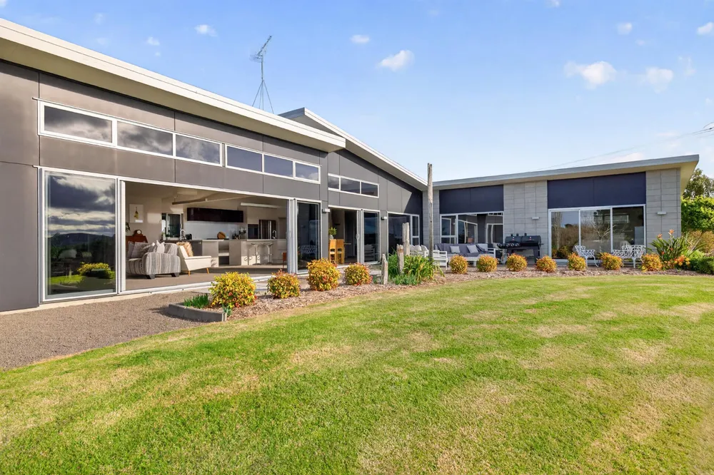Photos of 157E Kaiate Falls Road