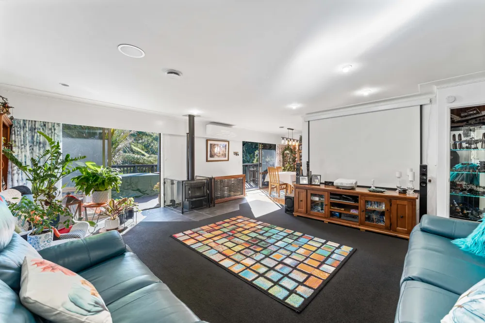 Photos of 24 Gibbs Crescent