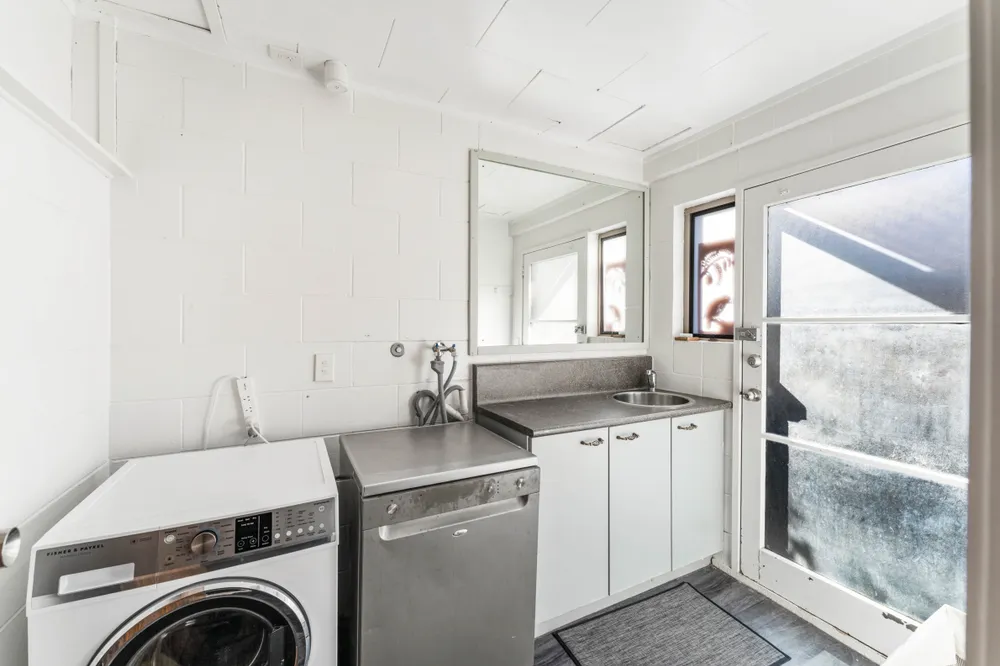 Photos of 24 Gibbs Crescent