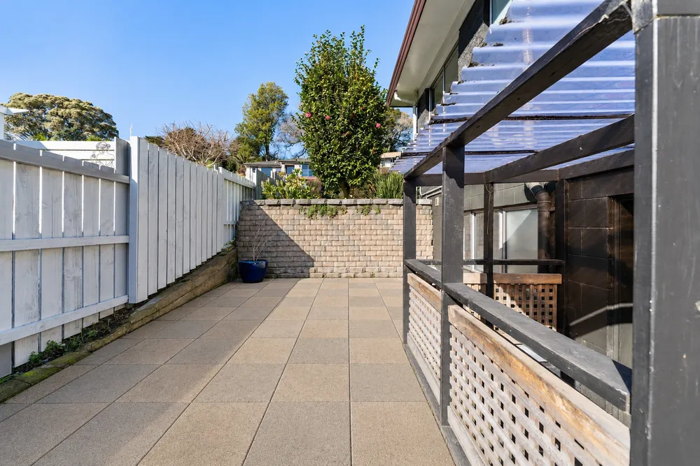 Photos of 24 Gibbs Crescent
