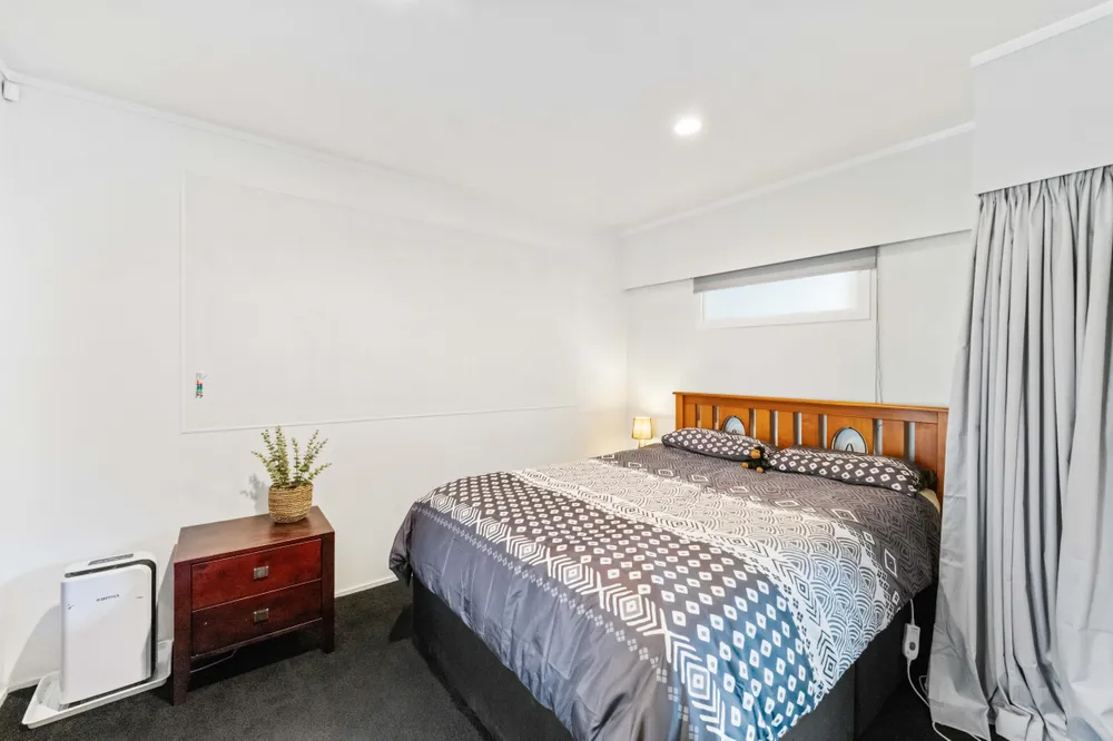 Photos of 24 Gibbs Crescent