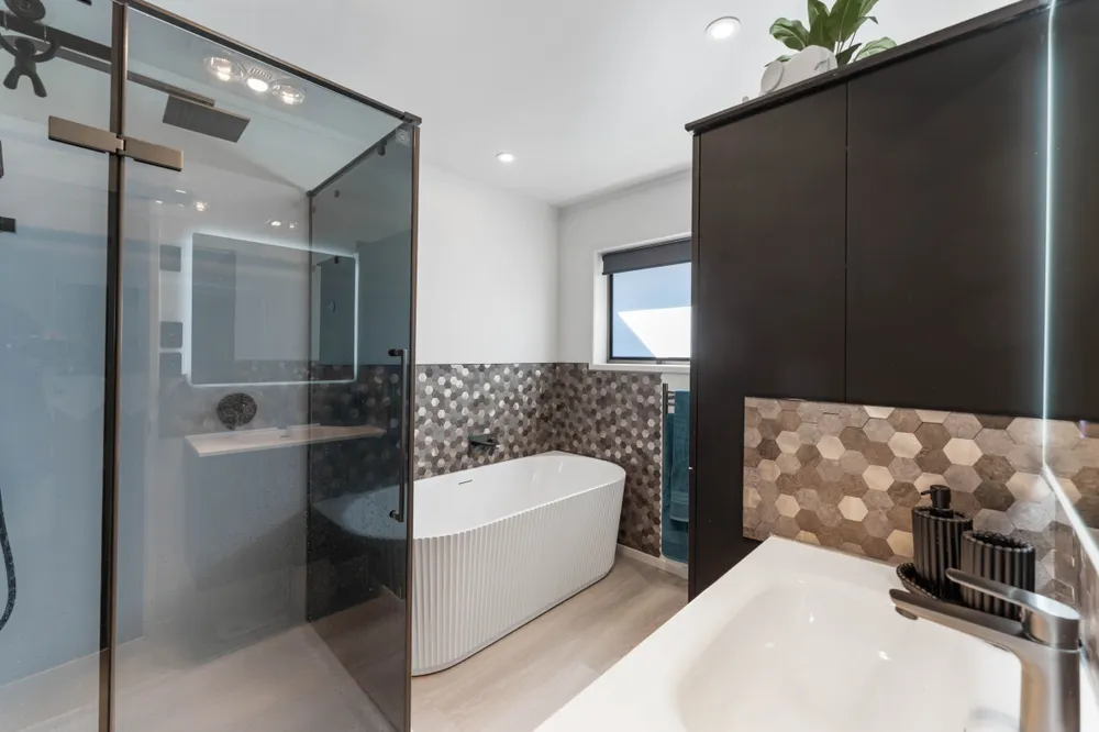 Photos of 24 Gibbs Crescent