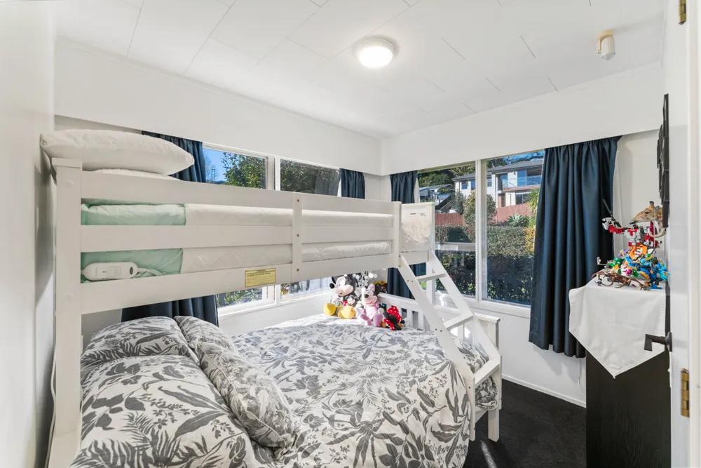 Photos of 24 Gibbs Crescent