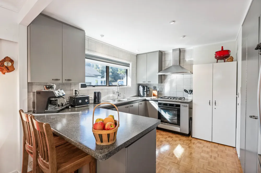 Photos of 24 Gibbs Crescent