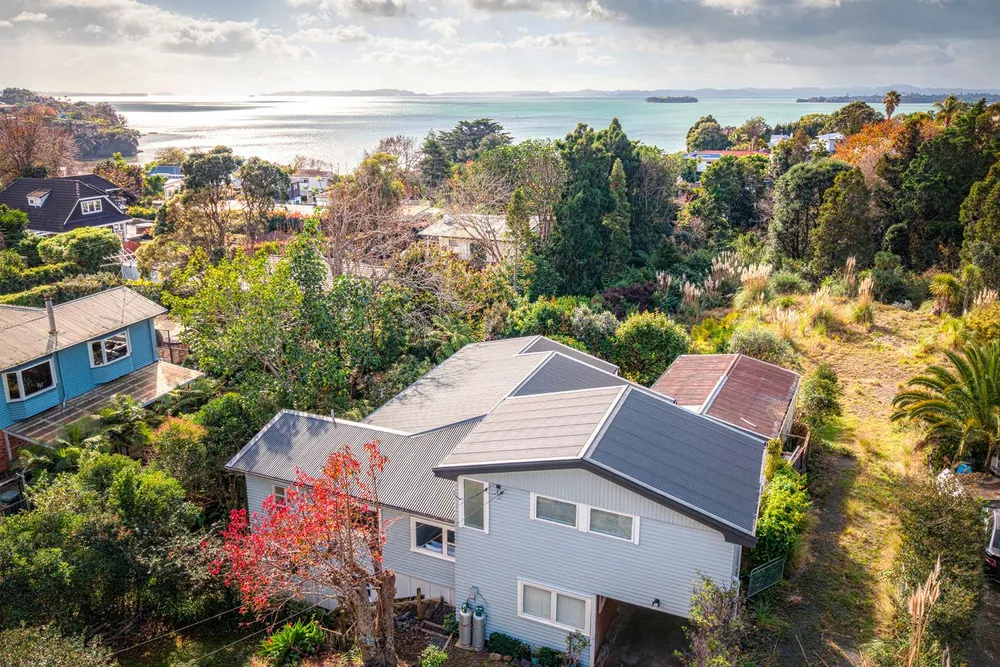 Photos of 54 Pah Road