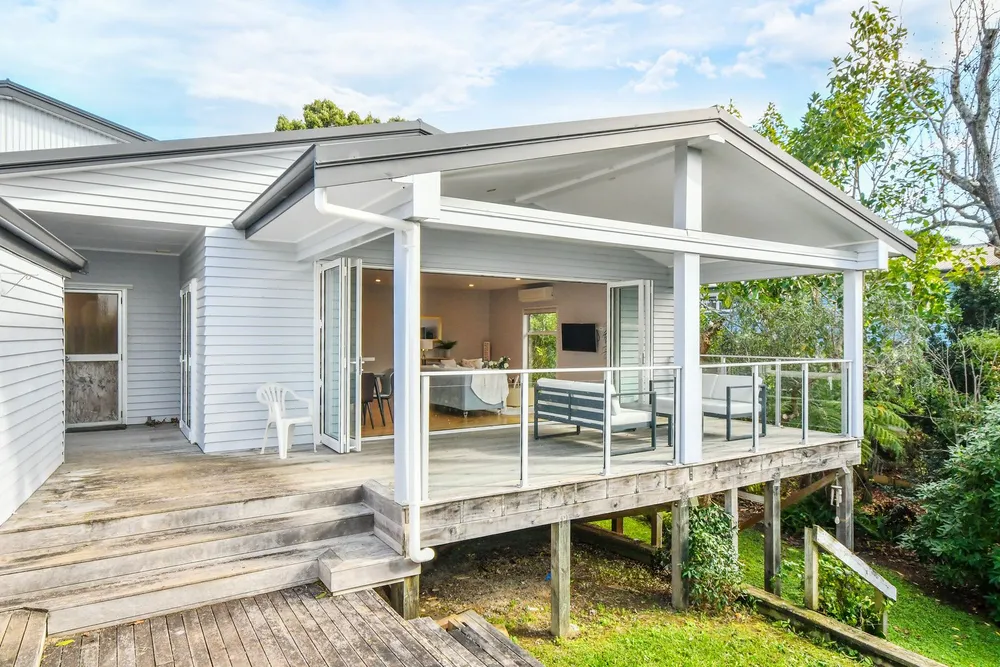 Photos of 54 Pah Road