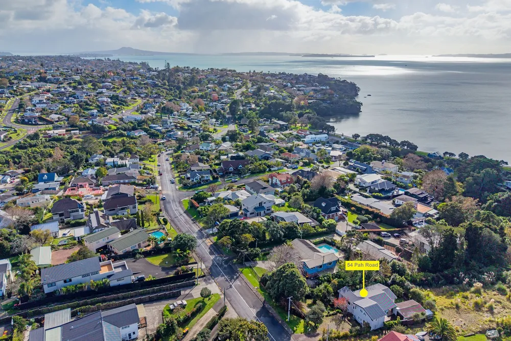 Photos of 54 Pah Road
