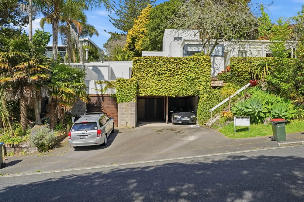 Photos of 2/64 Hapua Street