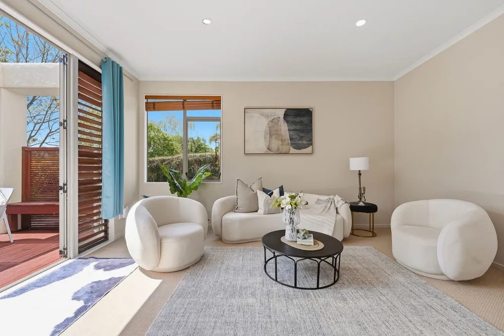 Photos of 42 English Oak Drive