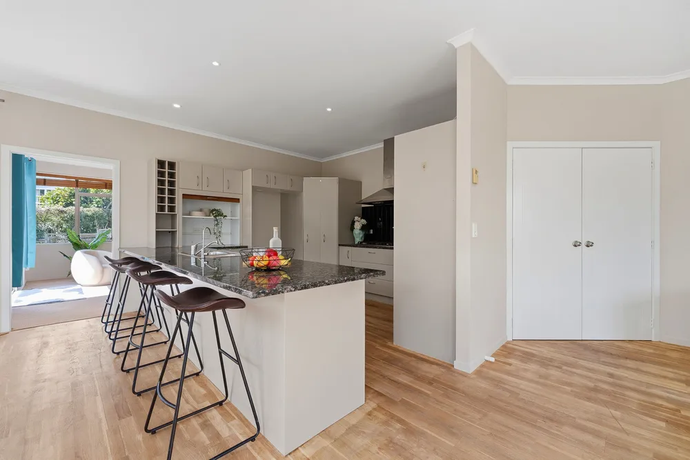 Photos of 42 English Oak Drive