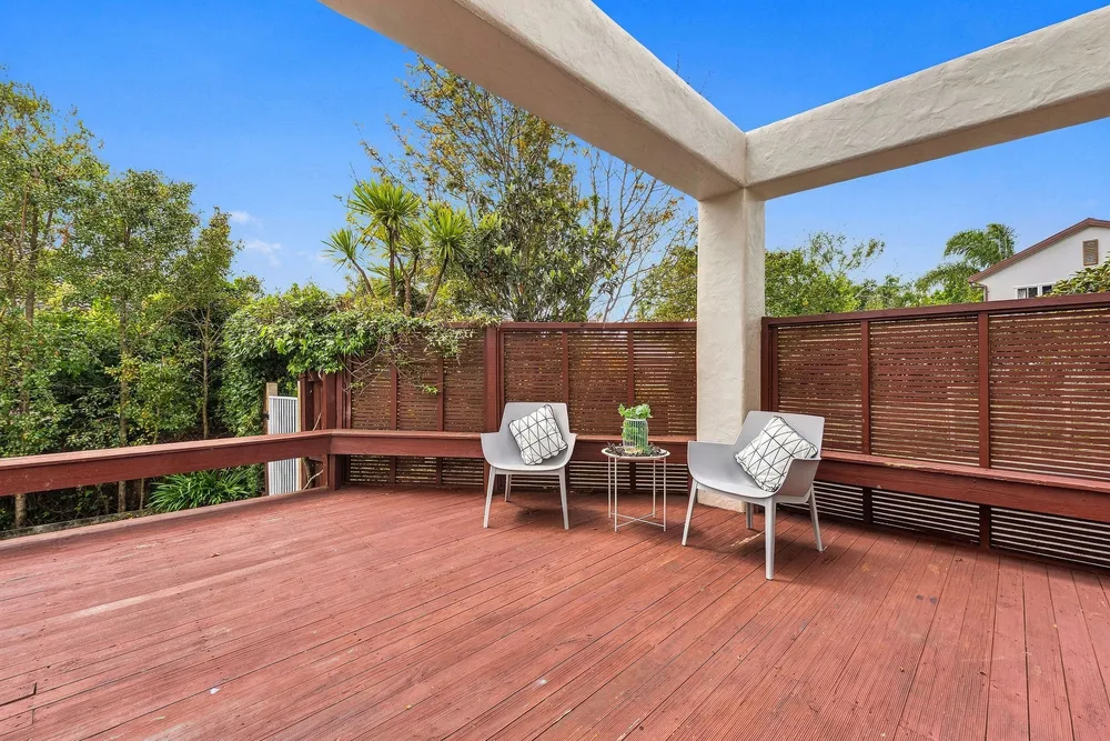 Photos of 42 English Oak Drive