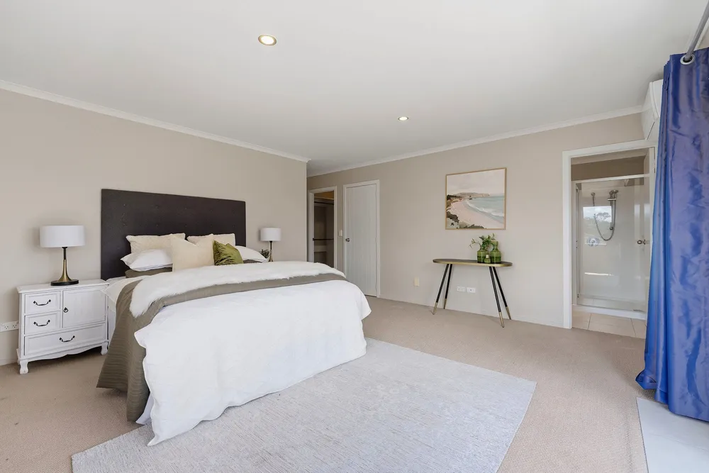 Photos of 42 English Oak Drive
