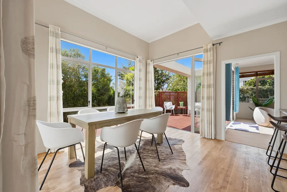 Photos of 42 English Oak Drive