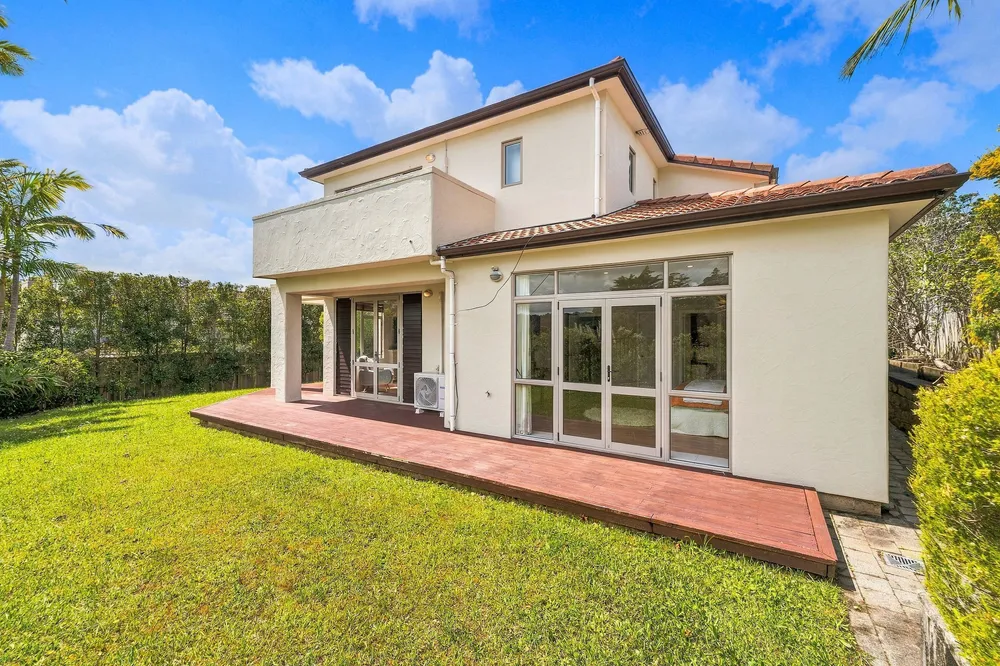 Photos of 42 English Oak Drive