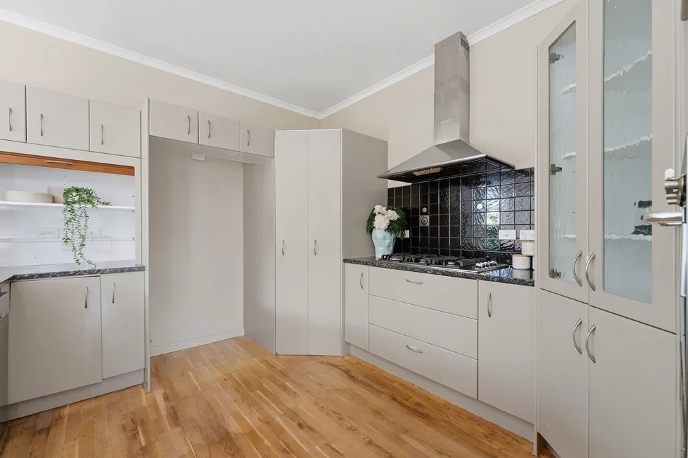 Photos of 42 English Oak Drive