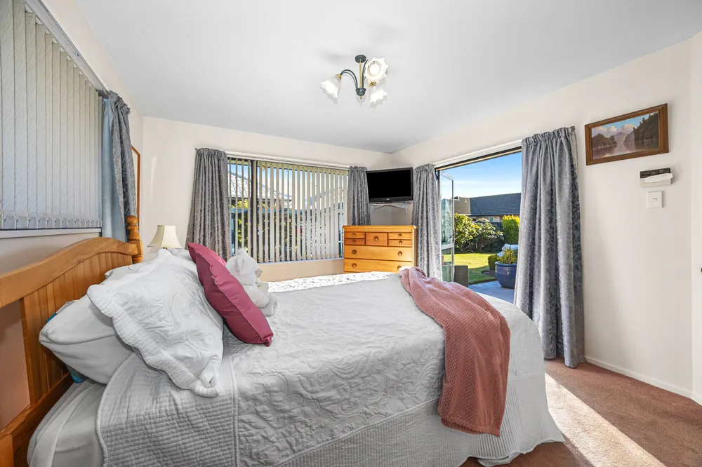 Photos of 49 Showgate Avenue