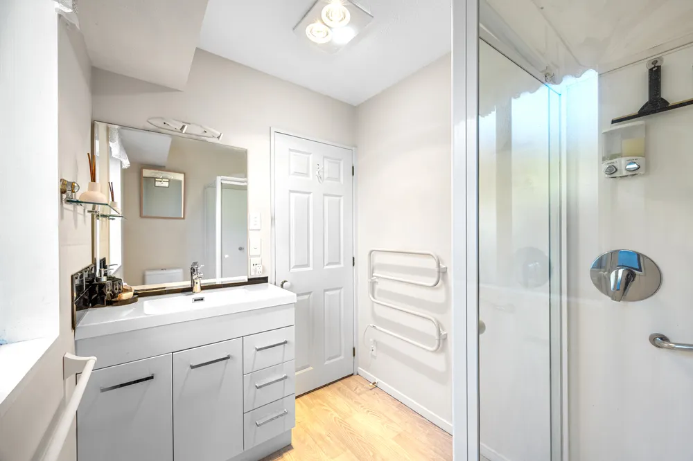 Photos of 49 Showgate Avenue