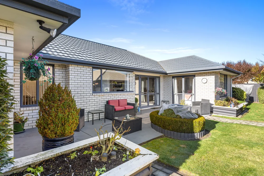 Photos of 49 Showgate Avenue